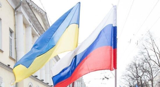 Rusia dhe Ukraina shkëmbejnë mbi 600 të burgosur