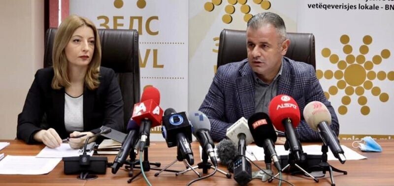 (VIDEO) Arsovska akuzon Ganiun se ka legalizuar banesa me dokumente të falsifikuara