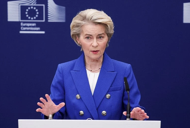 Von der Leyen reagon pas telefonatës së Trumpit me Putinin