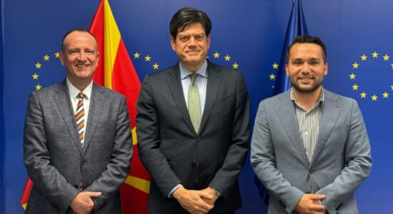 Taravari takoi ambasadorin e BE-së: U larguam nga qeveria, por jo nga rruga evropiane