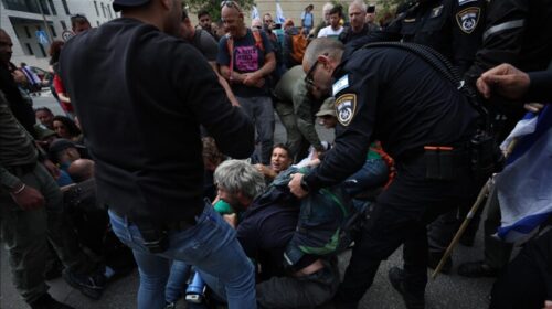 Demonstruesit izraelitë përplasen me policinë në Kuds mes protestave antiqeveritare