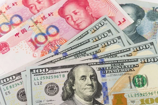 Dollari amerikan dhe juani kinez rriten pas marrëveshjes SHBA-Kinë