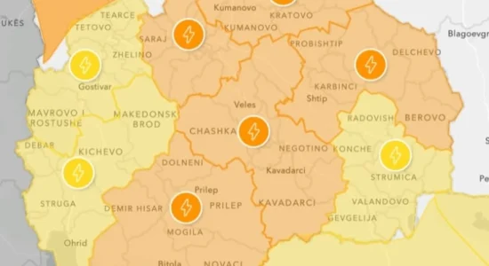 Nga pasditja mot jostabil me reshje të shiut, bubullima dhe erë të fuqishme mbi 60 km/h