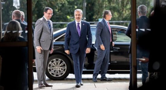 Shefi i diplomacisë turke nesër takon homologun e tij amerikan dhe atë ukrainas