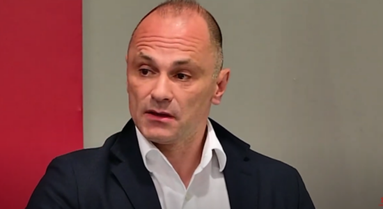 (VIDEO) Filipçe: Çdo fëmijë që lind futet në borxh për 6 mijë euro