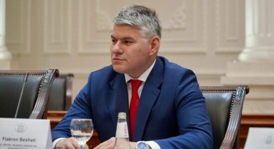 Jep dorëheqje edhe zv.ministri i Bujqësisë, Flakron Bexheti