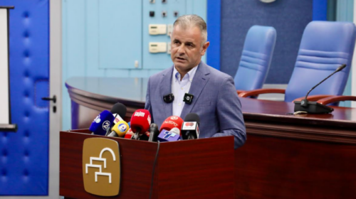 Ganiu: Jemi në shekullin XXI dhe po mbytemi në mbeturina, Danella të mos lejojë të përdoret nga BDI