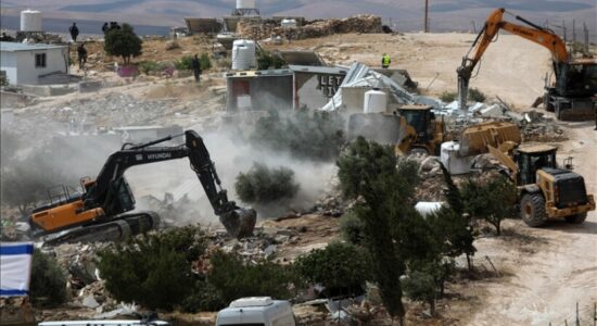 Izraeli rrëzon 25 struktura palestineze në Bregun Perëndimor të pushtuar