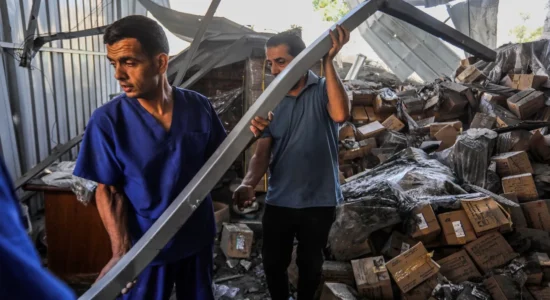 Izraeli sulmon depon e materialeve mjekësore të Spitalit “Nasser” në Gaza