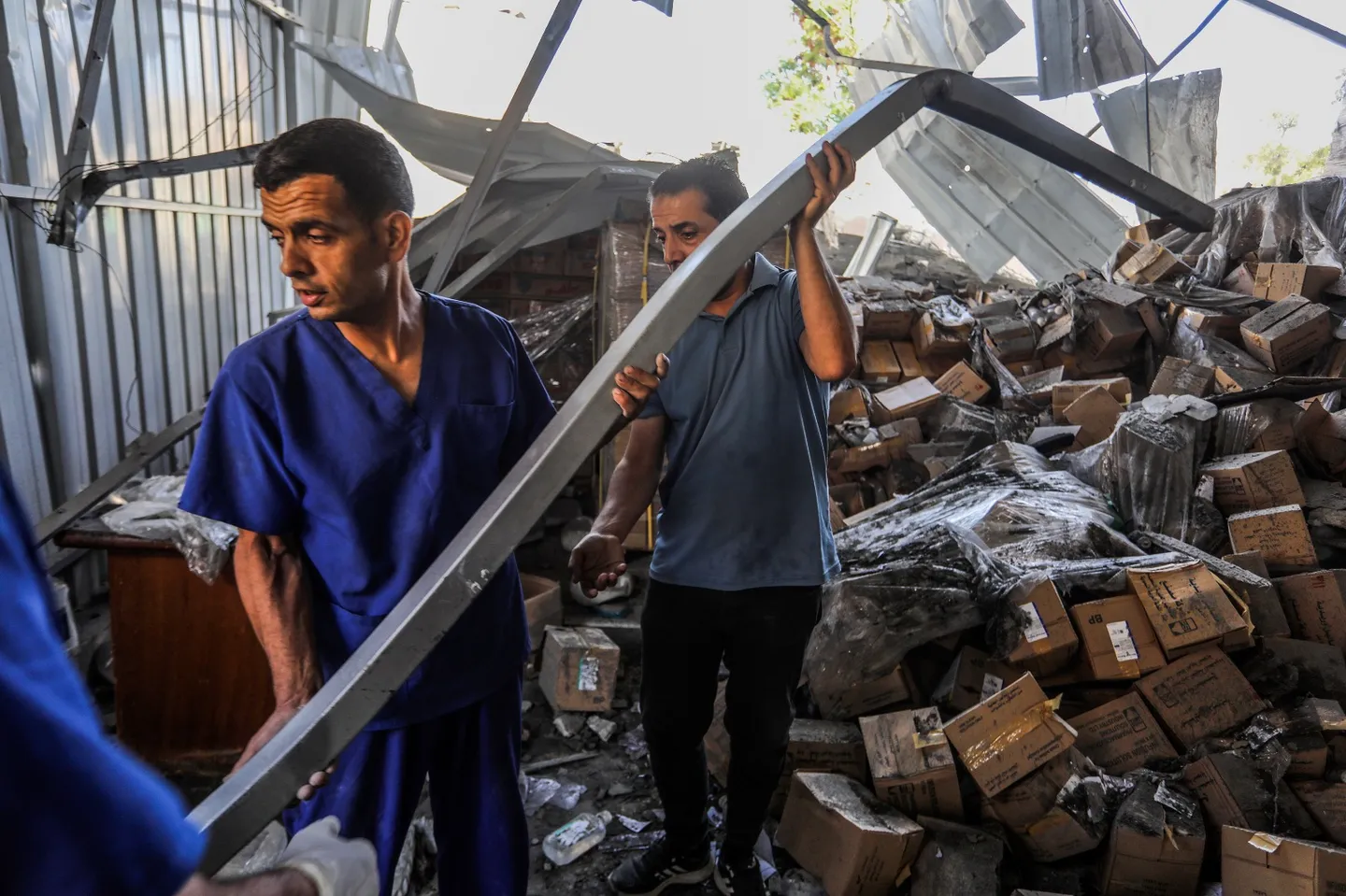 Izraeli sulmon depon e materialeve mjekësore të Spitalit “Nasser” në Gaza
