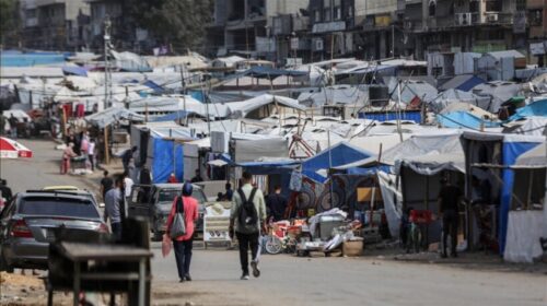 Sulmet izraelite shënjestrojnë tendat e palestinezëve të zhvendosur në Gaza