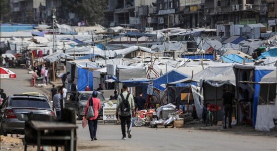 Sulmet izraelite shënjestrojnë tendat e palestinezëve të zhvendosur në Gaza