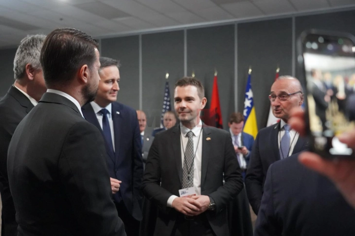Mucunski në pritje solemne së bashku me SP të NATO-s dhe presidentët e Shqipërisë, Kosovës dhe Malit të Zi