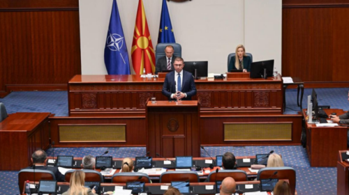 Mickoski me thirrje deri te deputetët: Të miratojmë një ligj për një njësi zgjedhore, por t’i përfshijmë edhe qytetarët nga diaspora