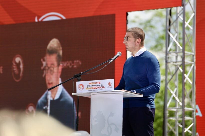 Mickoski: Marrëveshja me Britaninë e Madhe u bë për investime ekonomike, jo për kampe të emigrantëve