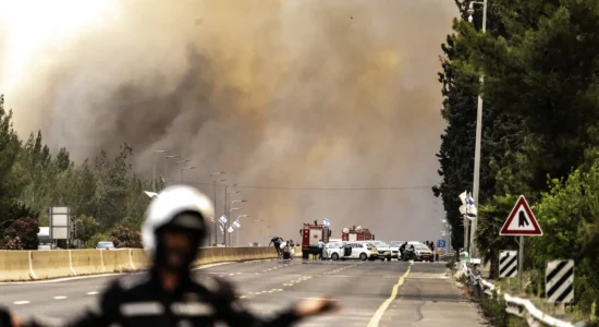 Zjarret në zonat pyjore midis Kudsit dhe Tel Avivit në Izrael vazhdojnë në 11 pika