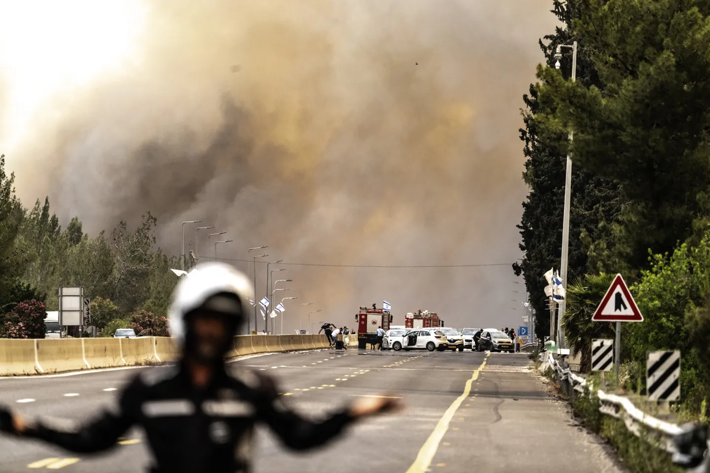 Zjarret në zonat pyjore midis Kudsit dhe Tel Avivit në Izrael vazhdojnë në 11 pika