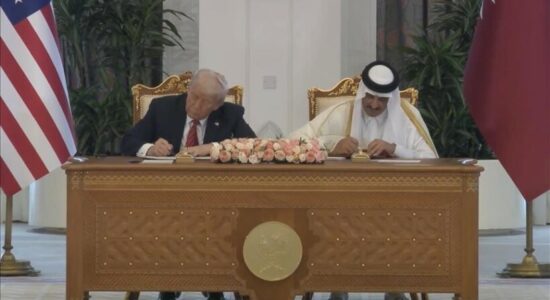 Katari gjatë vizitës së Trumpit nënshkruan marrëveshje prej 200 miliardë dollarësh për blerjen e avionëve nga Boeing