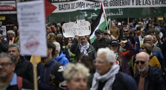 Qindra njerëz në protestën pro-palestineze në Madrid mes konfliktit të vazhdueshëm