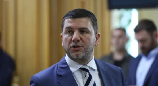 Krasniqi: Kurti po e konsideron më të rëndësishme Haxhiun sesa Kuvendin
