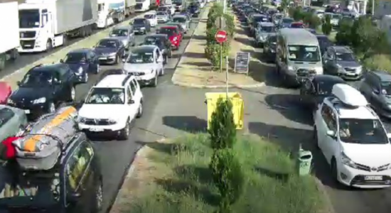 Në vendkalimet kufitare Tabanoc dhe Bogorodicë pritet rreth 30 minuat për dalje nga Maqedonia