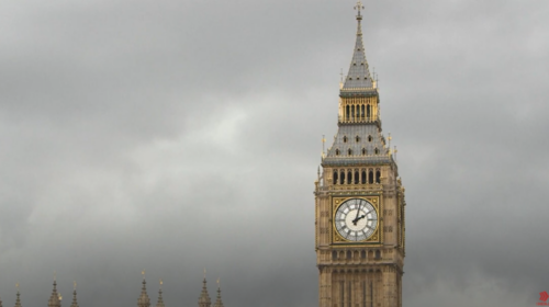 (VIDEO) Nënshkruhet marrëveshja 6 miliardë euroshe me Britaninë e Madhe