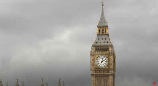 (VIDEO) Nënshkruhet marrëveshja 6 miliardë euroshe me Britaninë e Madhe