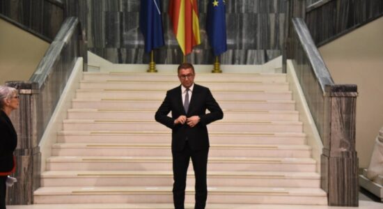 (VIDEO) Përplasjet në koalicion – Ia vlen apo nuk ia vlen, Mickoski do të vendosë