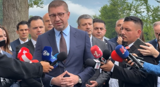 Mickoski për Danellën dhe ndërtimet pa leje: Le të veprojë, nga filozofimi dhe retorika boshe populli nuk ka përfitime!