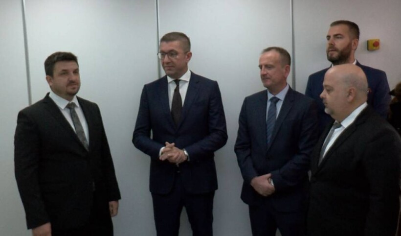 (VIDEO) Lëkundjet në qeveri, Mickoski: Taravari ka dy zgjidhje, ose me ne, ose me ata