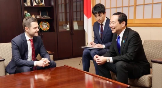 Takim i ministrit Mucunski me ministrin e shtetit për Punë të Jashtme të Japonisë, Hisajuki Fuxhi