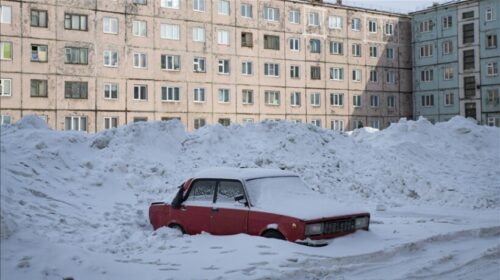 Qyteti rus Norilsk i mbuluar me borë për 11 muaj të vitit