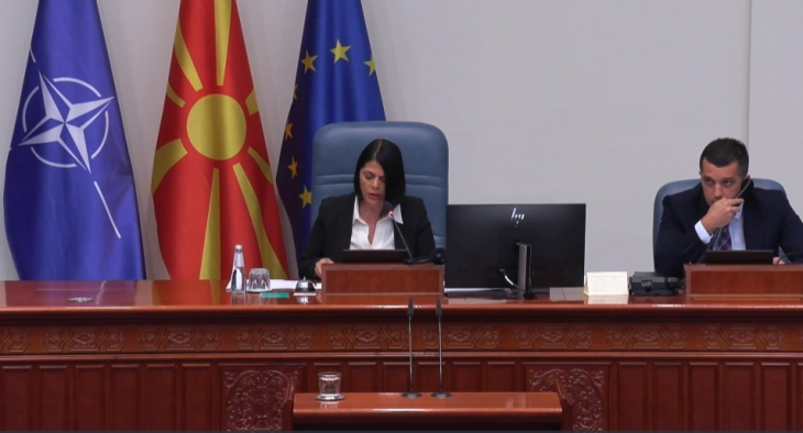 Kuvendi e konfirmoi dorëheqjen e deputetit Salim Sulejmani dhe shpalli pauzë
