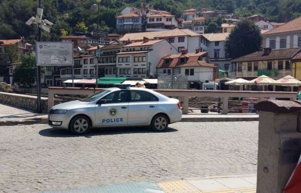 Vrau vajzën 15-vjeçare, plagosi tjetrën dhe bashkëshorten – krejt çka dihet për krimin makabër në Prizren