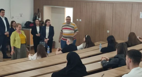Nxënësit e japin maturën shtetërore, MASH dhe QSHP u dëshirojnë sukses dhe presin të ndihmojë në rendin më të mirë
