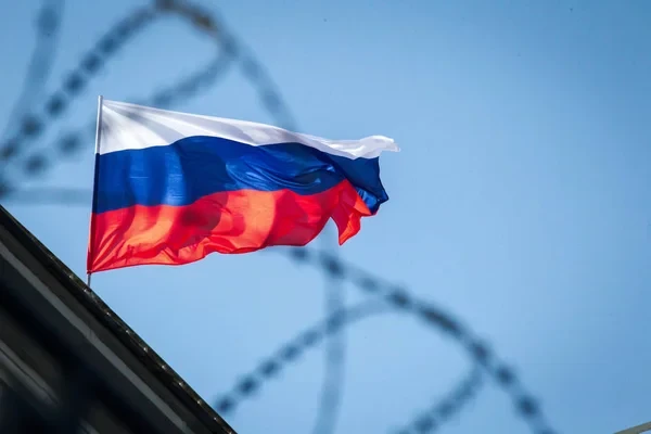 Rusia raporton për sulme ukrainase me dronë, mbyllen katër aeroporte në Moskë