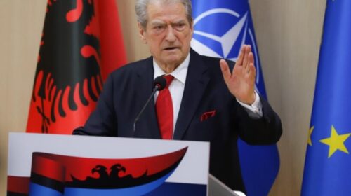 Berisha mban deklaratën e parë publike për zgjedhjet, apeli për demokratët