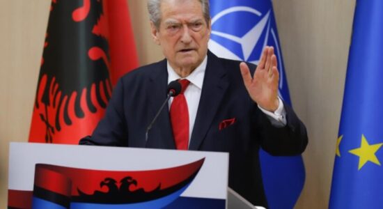 Berisha mban deklaratën e parë publike për zgjedhjet, apeli për demokratët