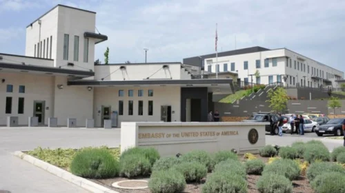 Ambasada e SHBA-ve në Maqedoni me njoftim të rëndësishëm për ata që duan të marrin vizë