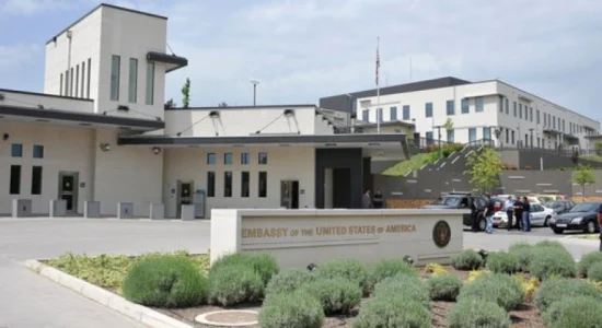 Ambasada e SHBA-ve në Maqedoni me njoftim të rëndësishëm për ata që duan të marrin vizë