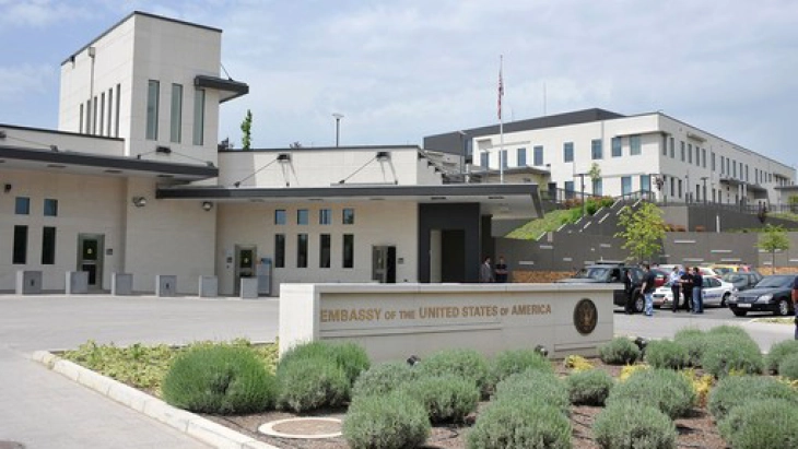 Ambasada e SHBA-ve në Maqedoni me njoftim të rëndësishëm për ata që duan të marrin vizë