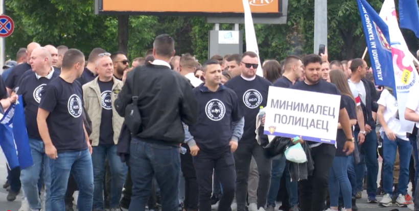 (VIDEO) Protestoi sindikata e policisë, mbështetje edhe nga sindikatat e rajonit