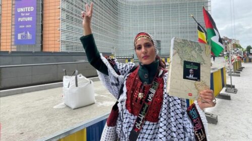 Gruaja e re që vajtoi për Gazën para KE-së: Ishte një britmë rebelimi që shpërtheu nga zemra ime