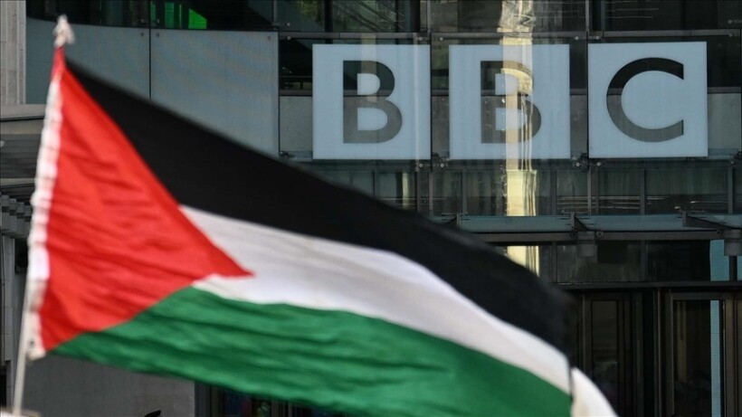 Aktivistët protestojnë jashtë zyrës së BBC-së në Londër për “fshehjen e gjenocidit” në Gaza