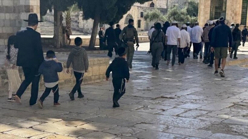 Qindra kolonë ekstremistë bastisin Xhaminë Al-Aksa nën mbrojtjen e policisë izraelite