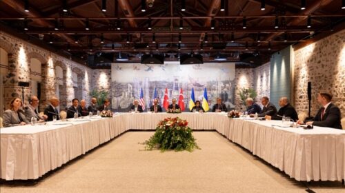 Përfundojnë bisedimet e nivelit të lartë SHBA-Ukrainë-Turqi nën udhëheqjen e ministrit të jashtëm turk
