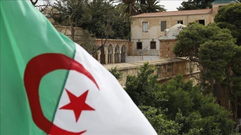 Algjeri, institucionet zëvendësojnë gjuhën frënge me arabishten dhe anglishten në komunikimet zyrtare