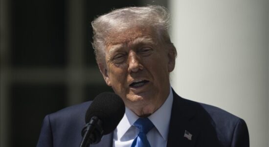 Trump mund të udhëtojë në Stamboll për bisedimet Rusi-Ukrainë “nëse është e përshtatshme”