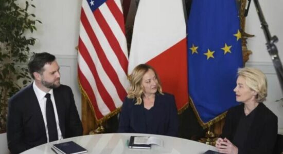 Vance, Von der Leyen dhe Meloni takohen në Romë, synohet rifillimi i negociatave tregtare BE–SHBA