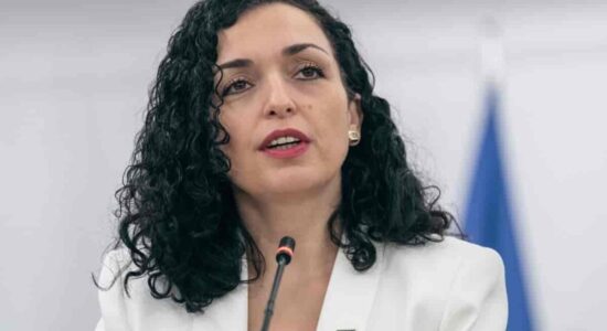 Vuçiq në Moskë, reagon Zyra e Osmanit: Udhëtimi konfirmon afërsinë e tij me regjimin agresor të Putinit